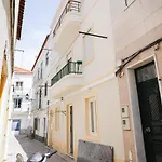 One Bedroom, 2 Mins From The דירה *