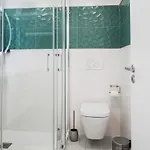 דירה One Bedroom, 2 Mins From The