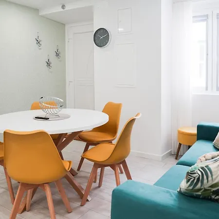 One Bedroom, 2 Mins From The Апартаменты *