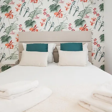 One Bedroom, 2 Mins From The Apartamento