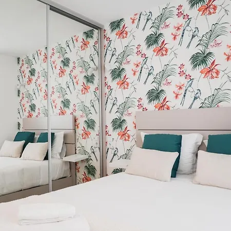 Apartment One Bedroom, 2 Mins From The *