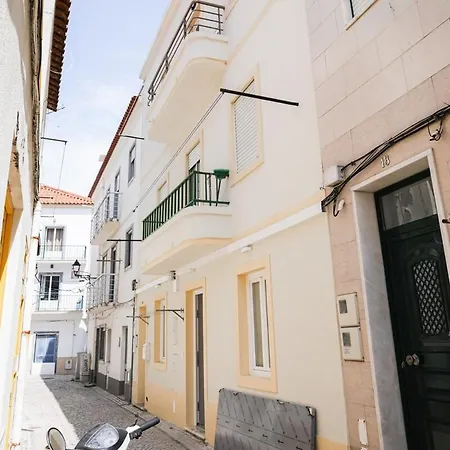 Nazare One Bedroom Next To The Beach Apartman *